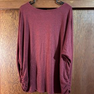 Red 3/4 sleeve top.